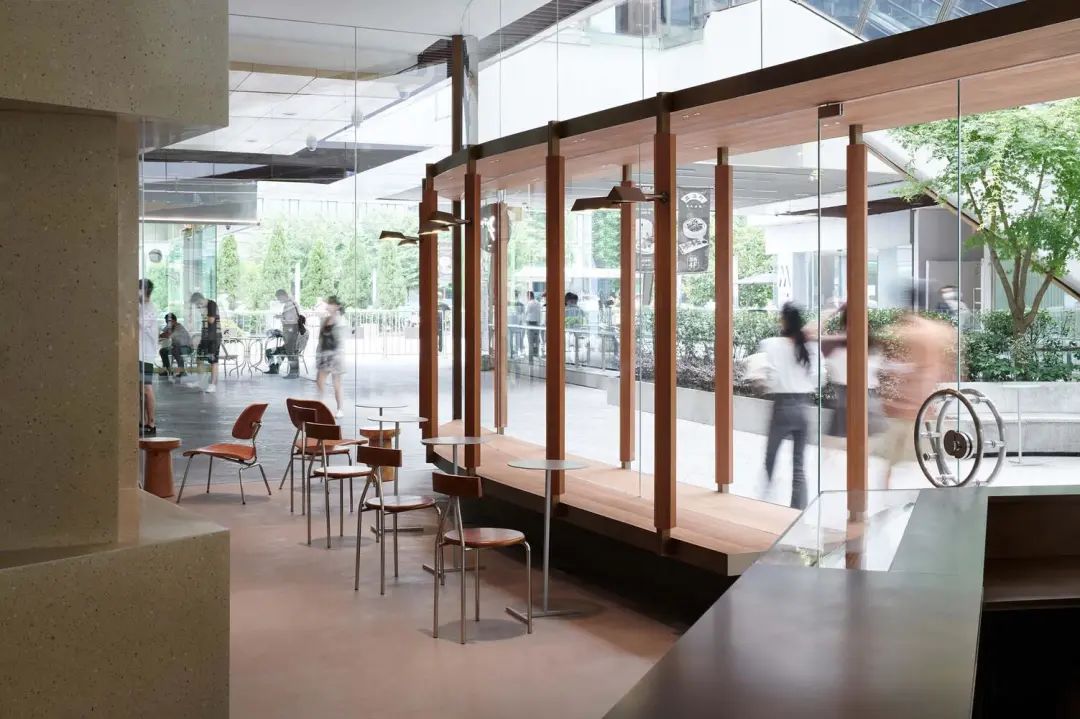 泊于人流中的“船”·The Ninth Coffee 上海首店丨中国上海丨方书君工作室-35