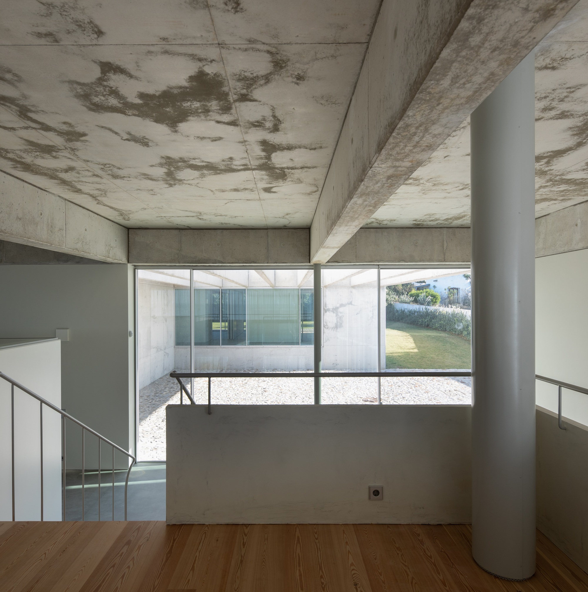 瓦拉达雷斯的房子丨葡萄牙丨Correia,Ragazzi Arquitectos-45