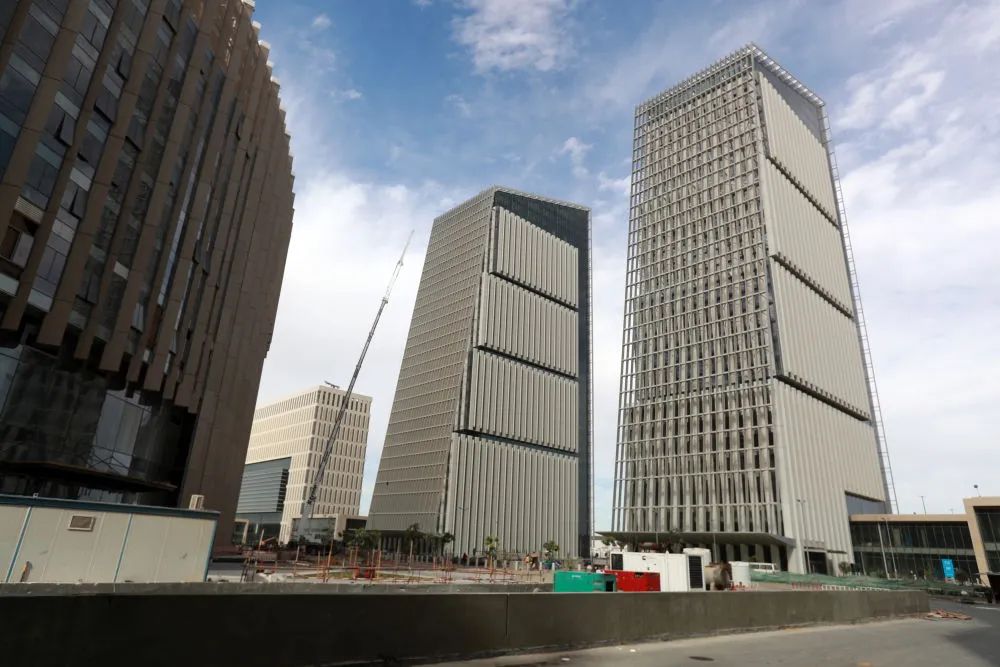 主流媒体刷屏丨中建深装为埃及“新金字塔”披上“防晒衣”-92