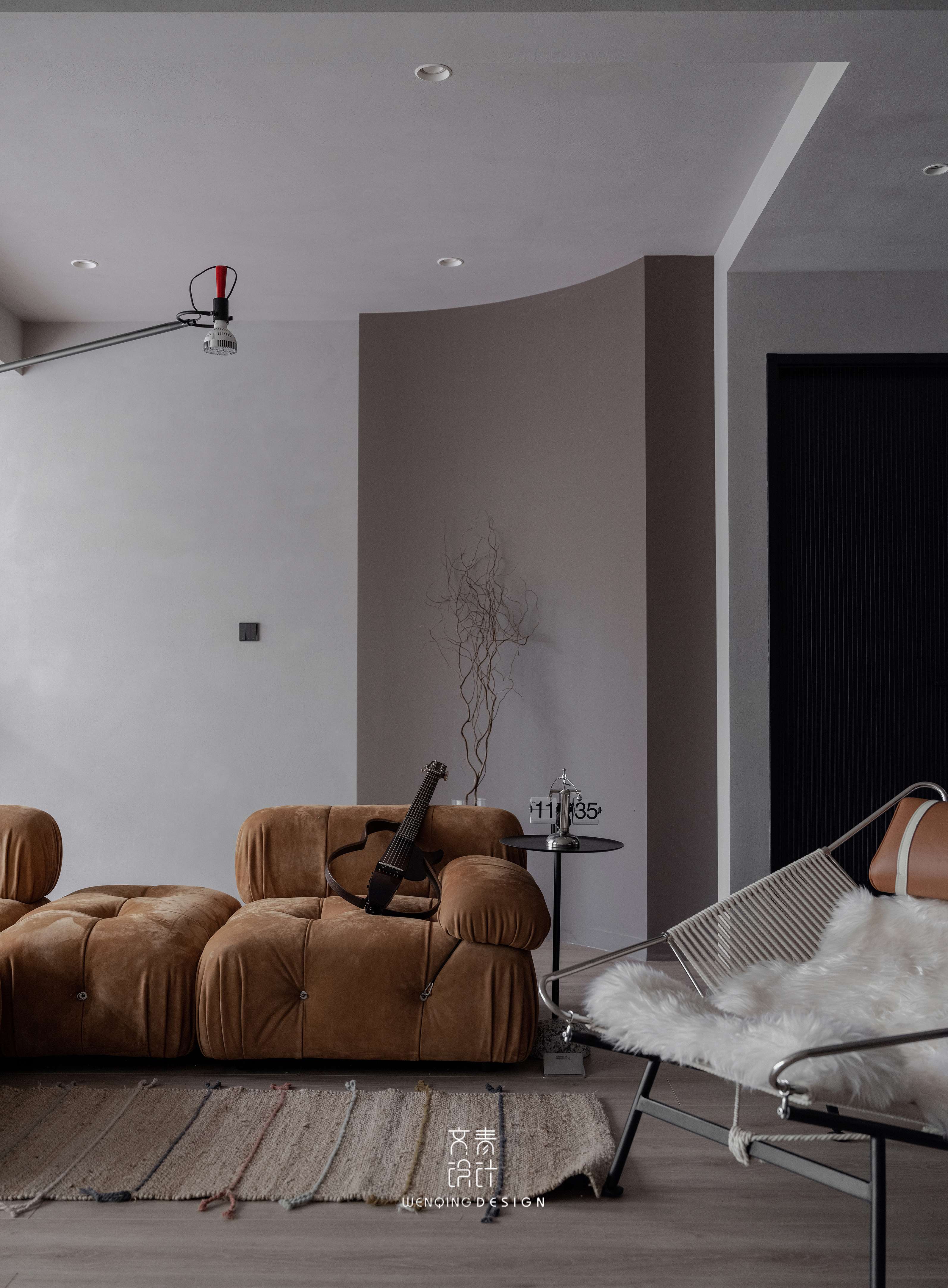 极简主义下的多彩地下室设计-35