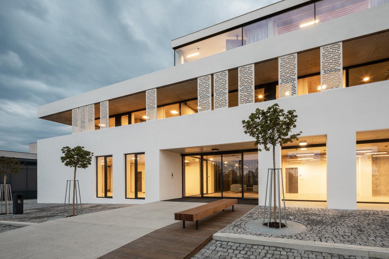 Dům služeb v Palkovicích（帕尔科维采服务楼）丨Jaroslav Holub,Lenka Krhovjáková等团队-15