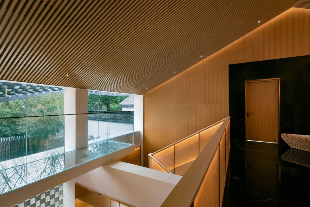 藤编、原木、大理石，自然稳重的空间气场｜寻常设计-36