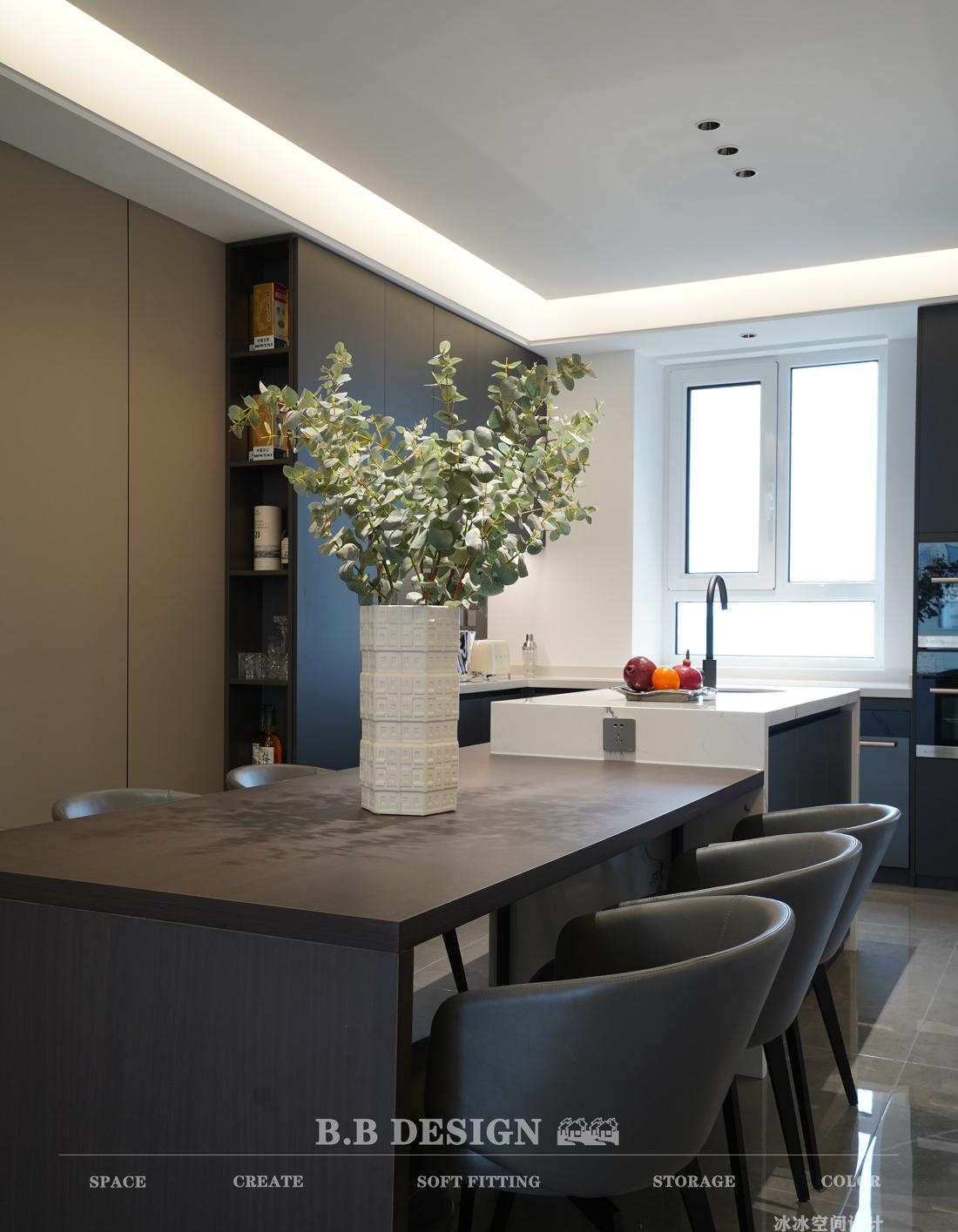 远洋大河 · 黑白灰中的橙色魅力-10