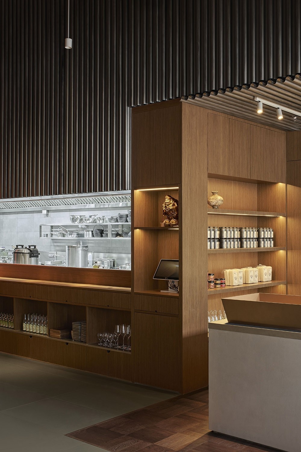 深圳七月柿餐厅品牌形象与空间设计丨中国深圳丨张可儿,苏岑,窦建超,孟伟,史华熙-13