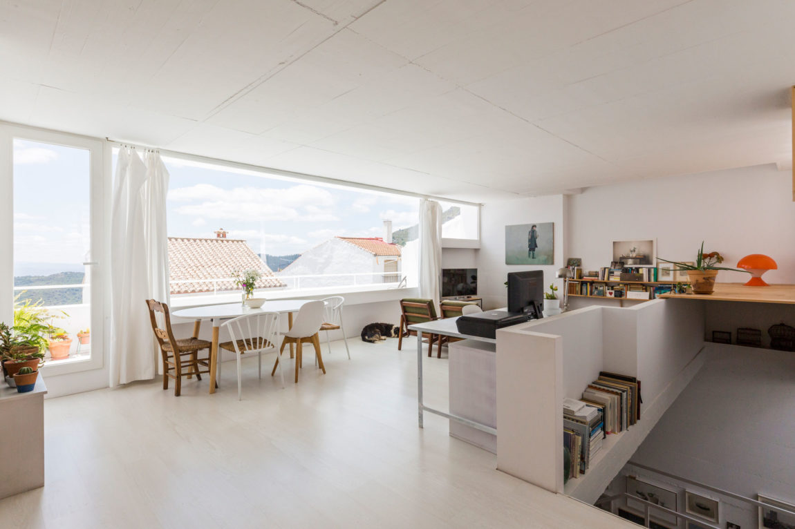马拉加画家住宅 | 融入自然的白色立方体-20