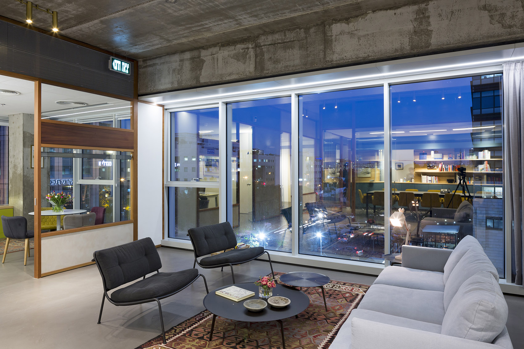 Lautman基金办公室，以色列特拉维夫 / Raphael Cohen 和 Zach Ronen-32