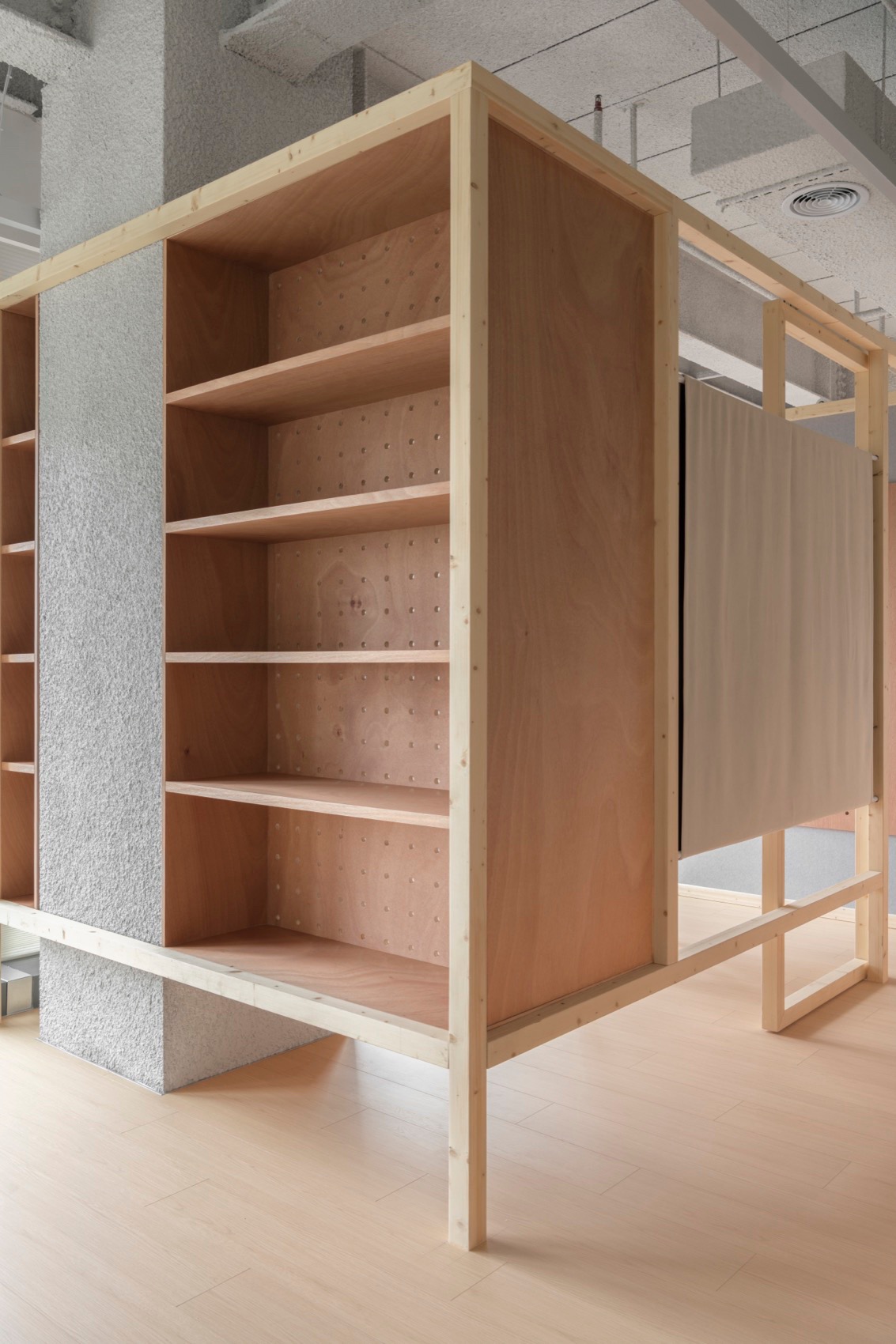 LINGYILI Office 办公空间设计丨中国上海丨木斗设计-20