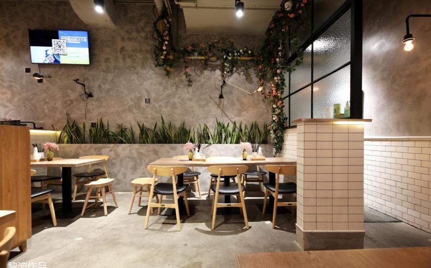 初夏花园 | 极简工业风餐厅设计-25