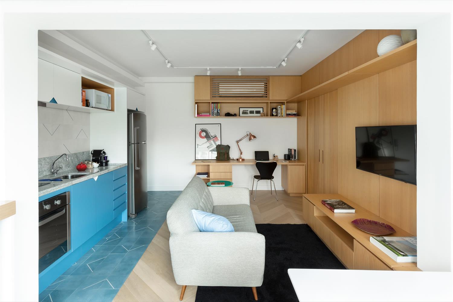 巴西 SP 公寓 | 极简线条与色彩的完美融合-4