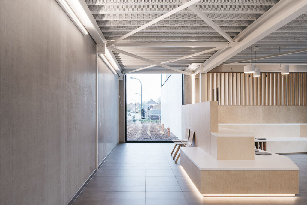 巴克兰茨·弗拉科（考虑到Bakelants和Frako很可能是人名，按照常见外文人名音译处理得出该结果） -19