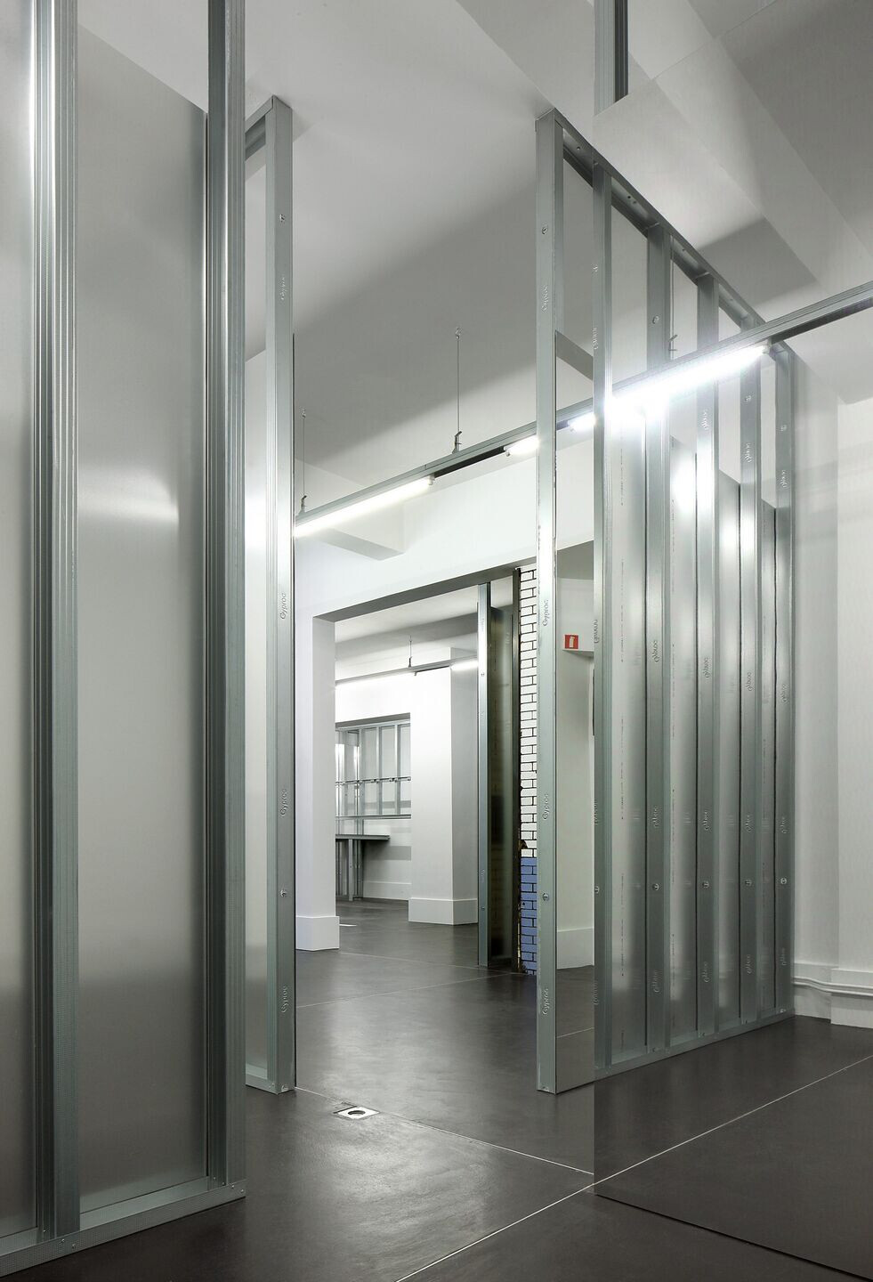 旧烘焙坊中的精美内衣店-32