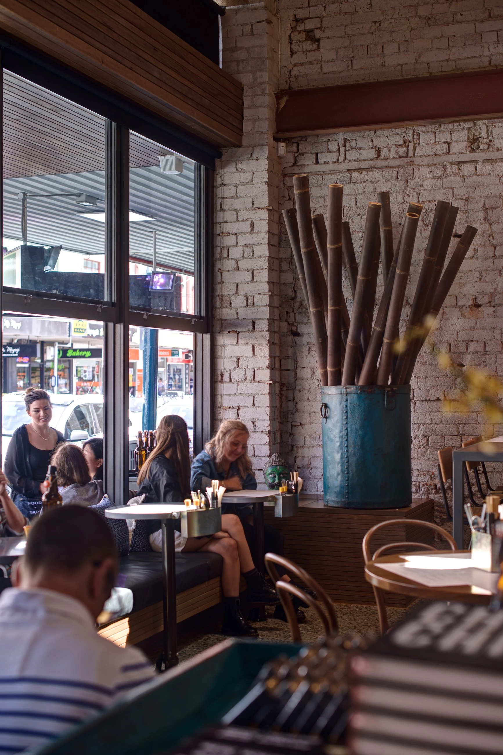 澳大利亚" Hawker Hall "餐厅 | 竹屏风打造的街头气息-41