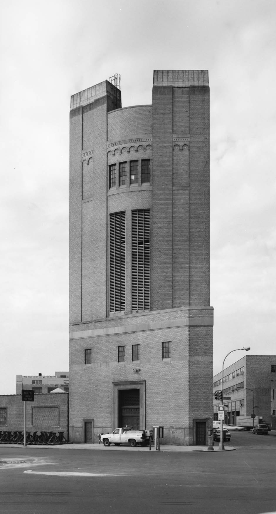 布鲁克林乔勒蒙街58号伪装成房屋的地铁通风口丨美国纽约-32