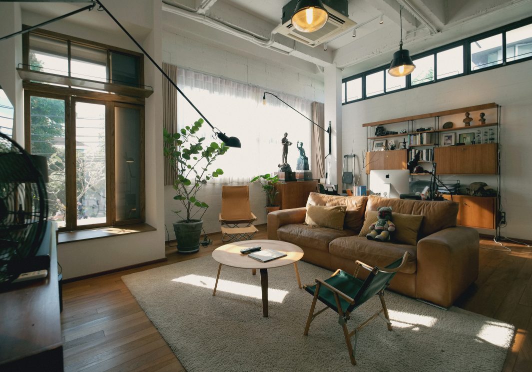 รีโนเวตทาวน์เฮ้าส์ อายุ 10 ปีให้อุ่นละมุนปนดิบเท่สไตล์อินดัสเทรียล-3