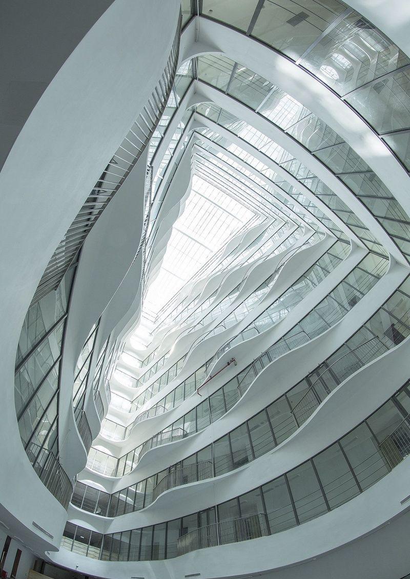 深圳卫星大厦——科技感与人文关怀的融合-73