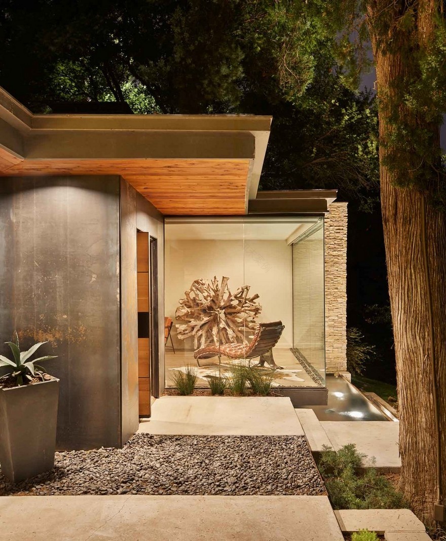 Complete Redesign of a Dilapidated 1950s Split-Level Home in Dallas-13