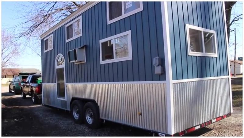 Blue Vinyl Tiny Trailer House Has All Comfort - Small House Decor-4