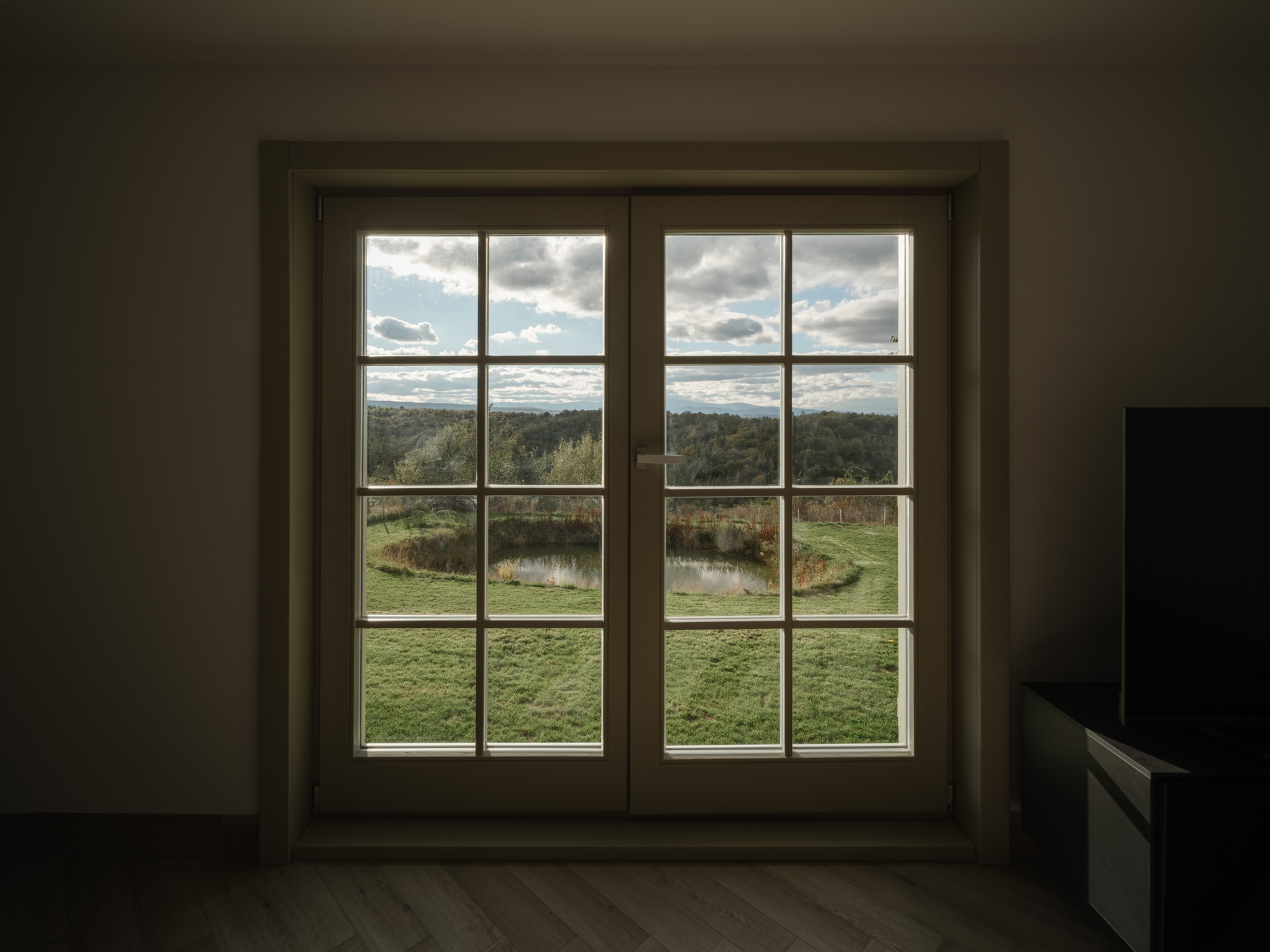 Recovery of a Country House and Barn / Vlad Sebastian Rusu and Studio 82-30