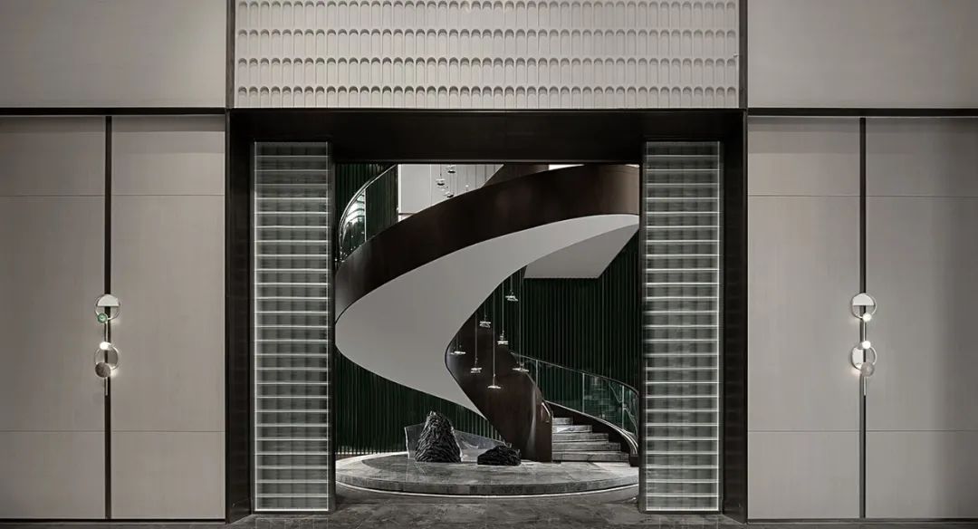 天津中梁·长风雅著售楼处 | 蝶舞花间的灵动空间-15