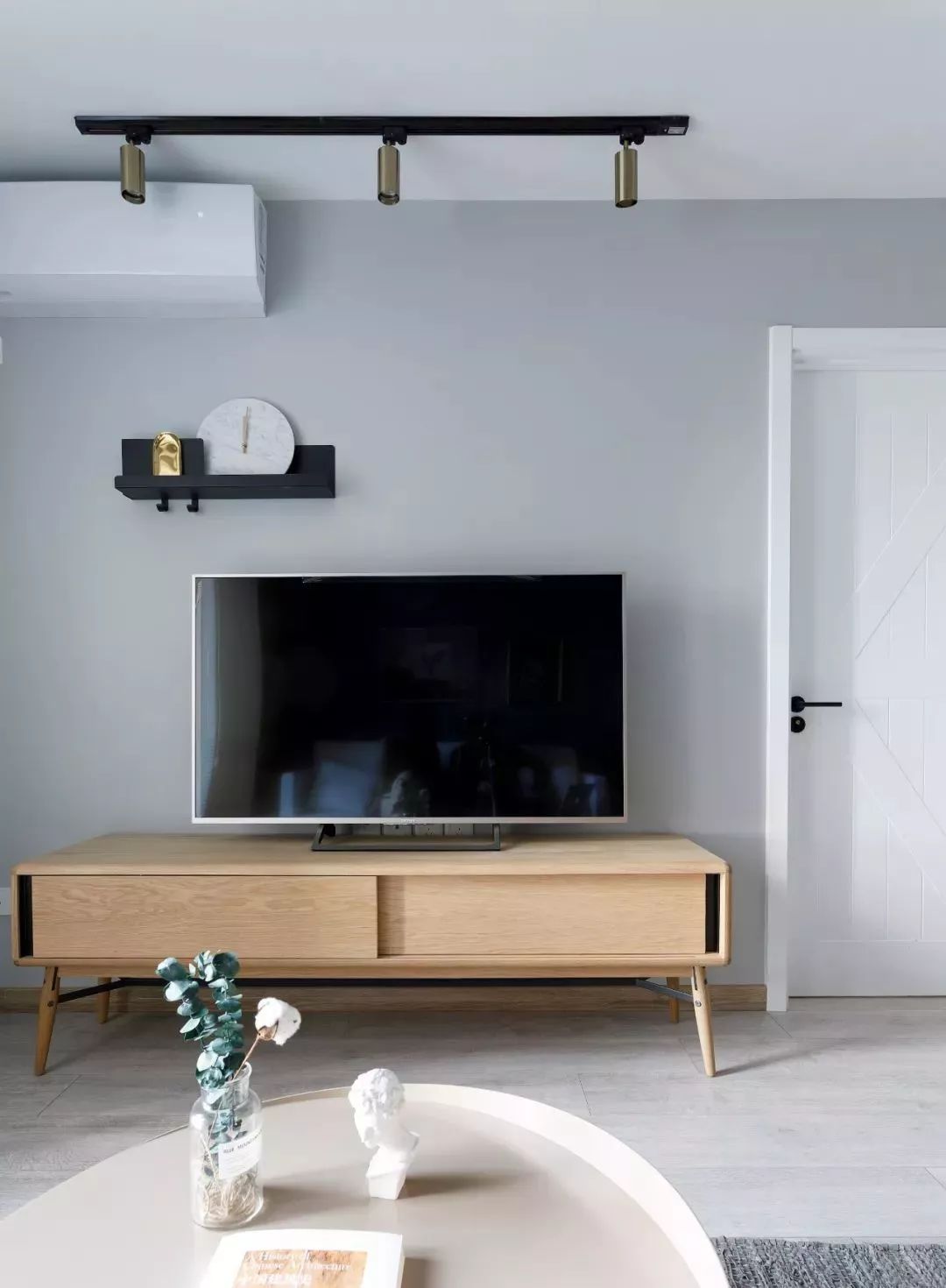 艺术气息的家居设计 | 名画复刻版装饰画与手工玻璃工艺品-3