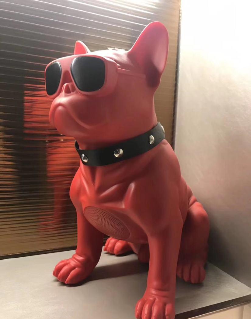 小居后现代轻奢风 | 白色柜面、墨绿背景、钛金柱灯-6