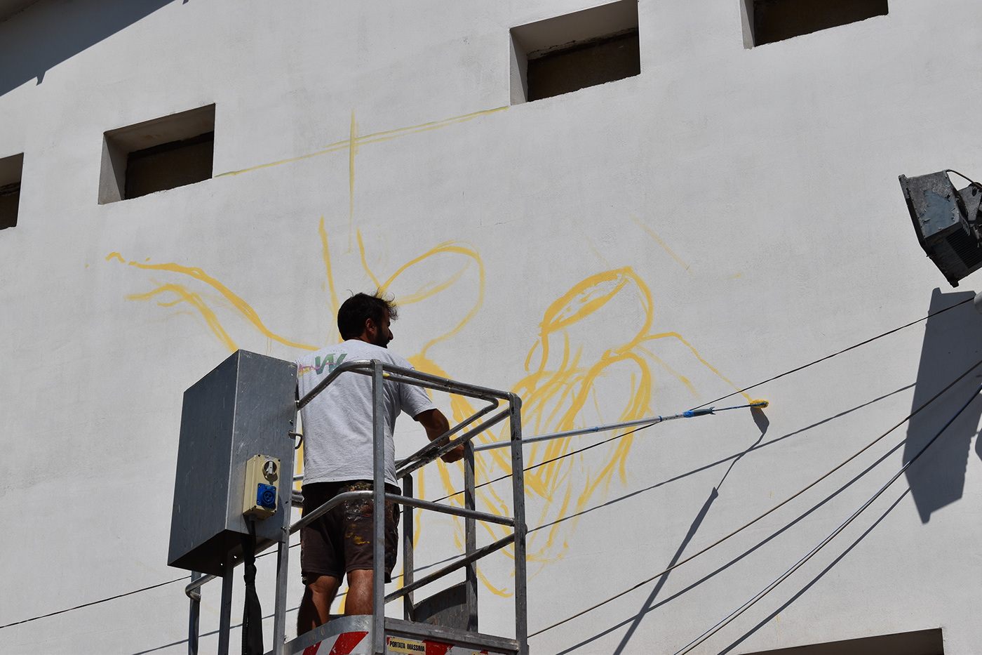 意大利“飞翔马戏团”街头艺术设计-9