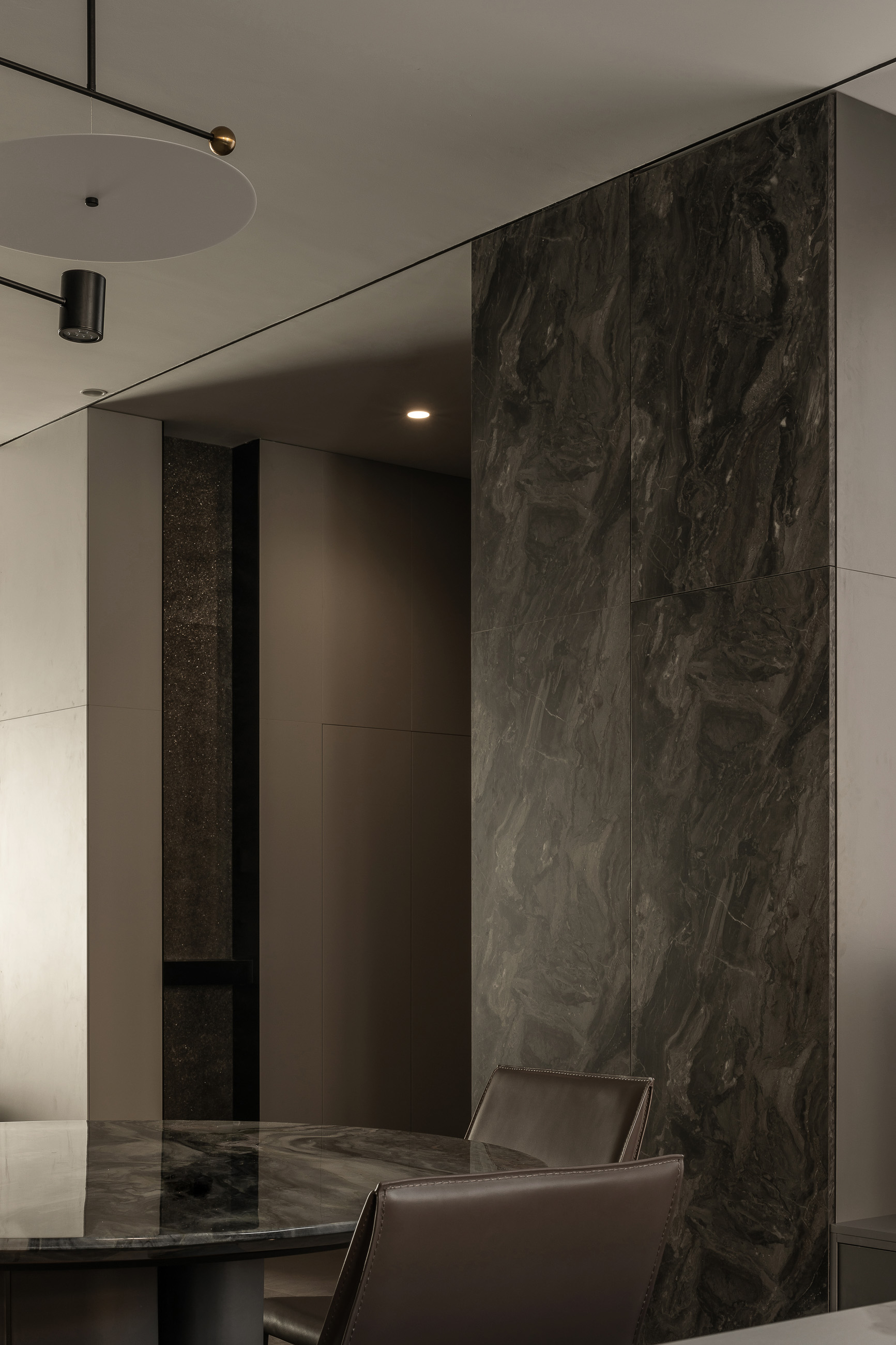 暗色系高级优雅私宅实景拍摄成片-4