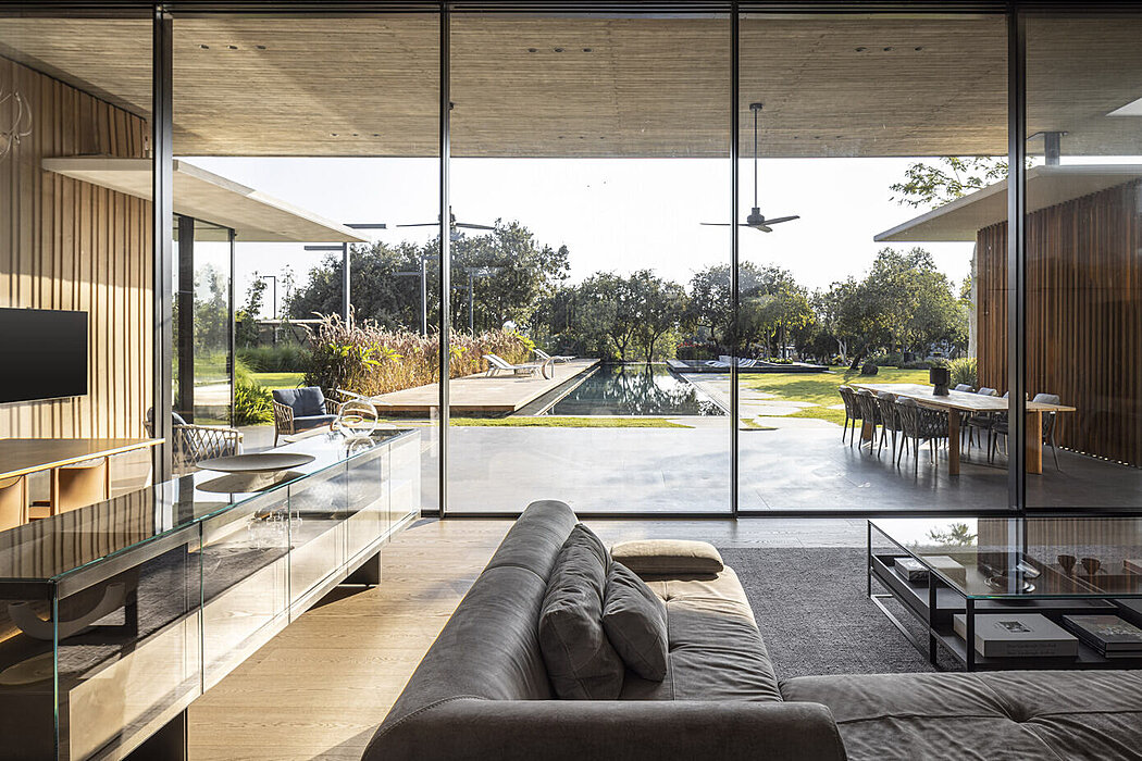 BT House: A Single-Story Stunner in Tel Aviv’s Urban Landscape-3