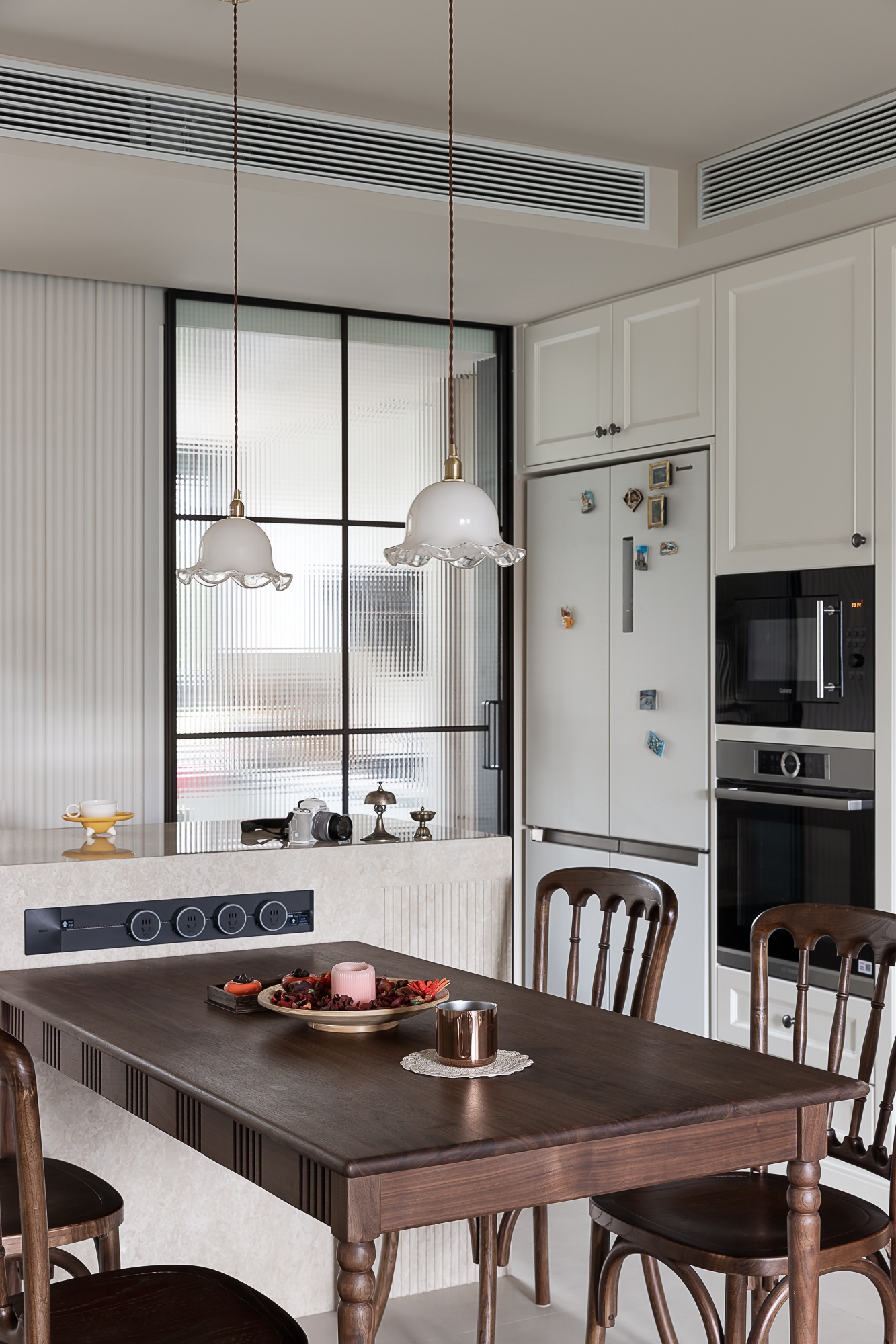 海归家庭致敬经典丨中国上海丨春茉空间设计-20