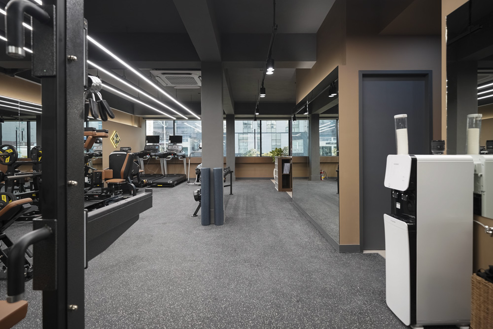 高级黑 | 38 平米迷你公寓的华丽转身-9