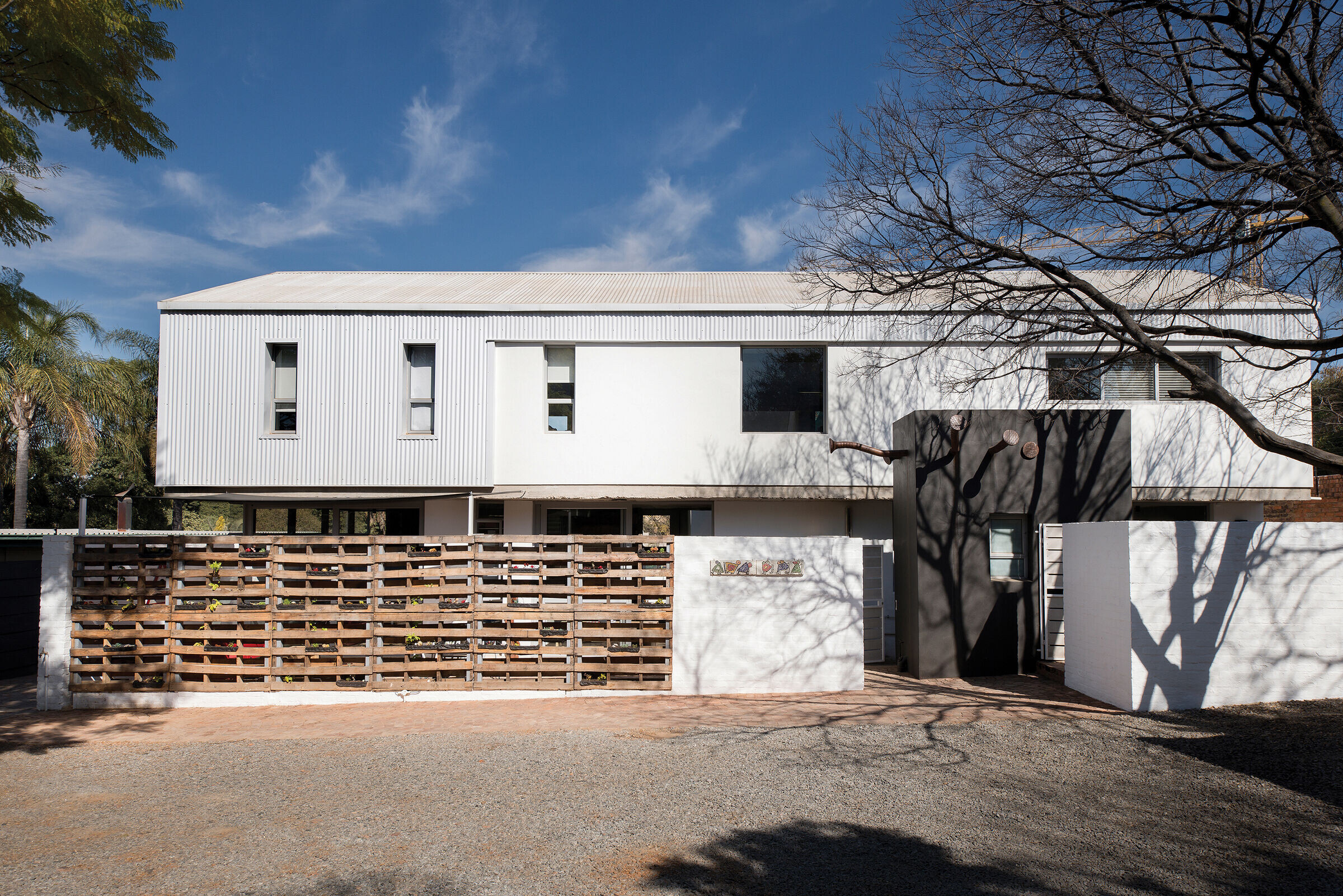 Oaktree Studio | 经济适用、环保与艺术共融的办公住宅空间-20