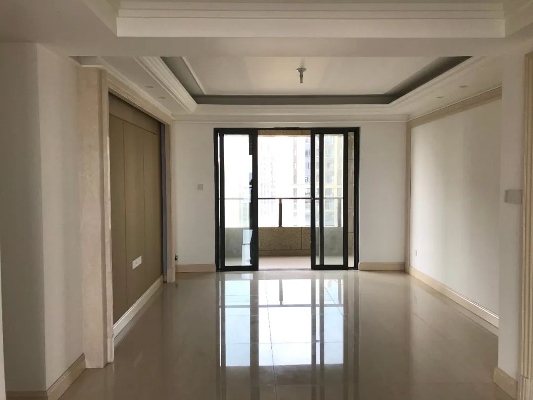 金域蓝湾名门 | 留白设计赋予自由灵魂的现代家居-14