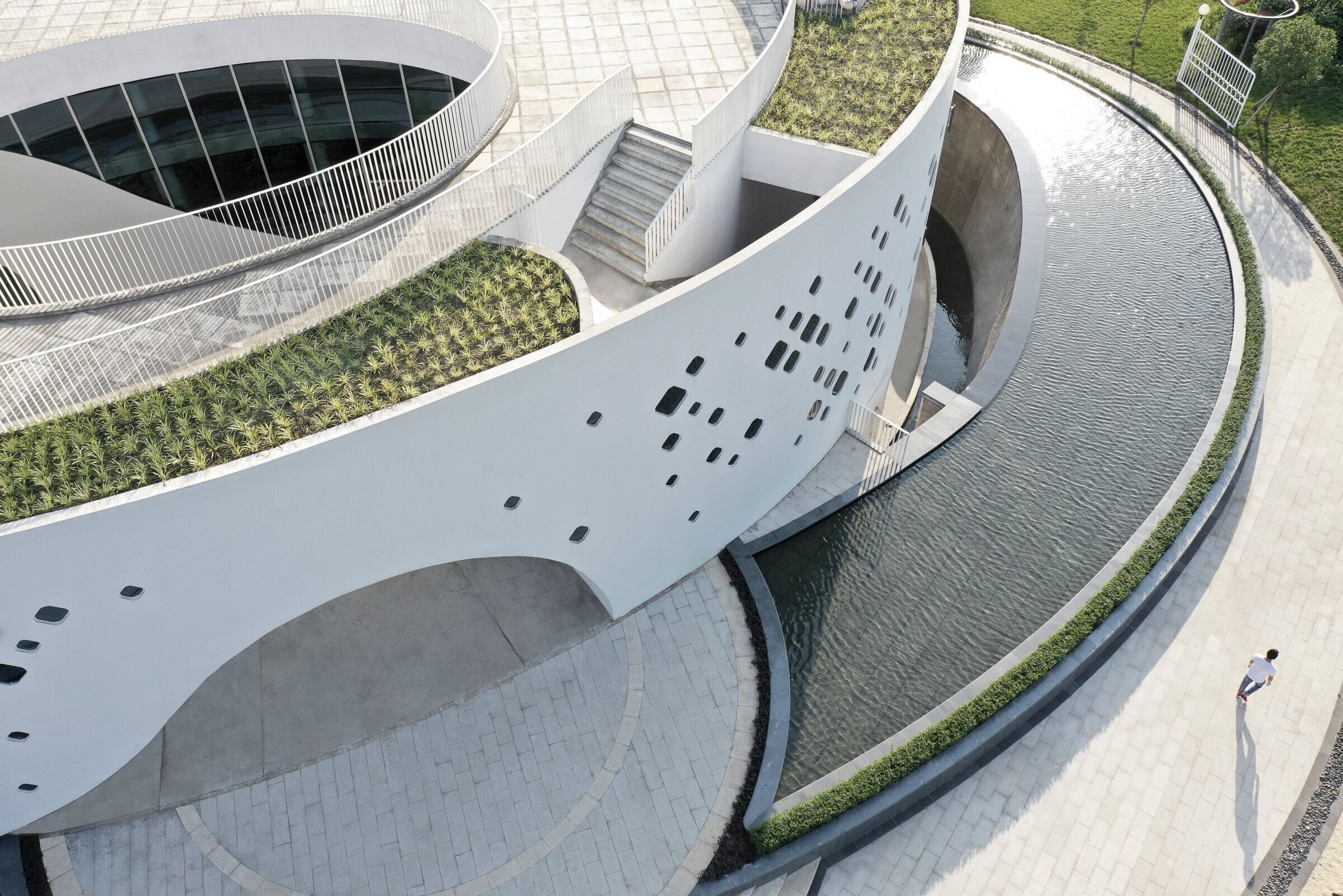 成都科技产业园地标建筑·龙泉涌泉白楼-24