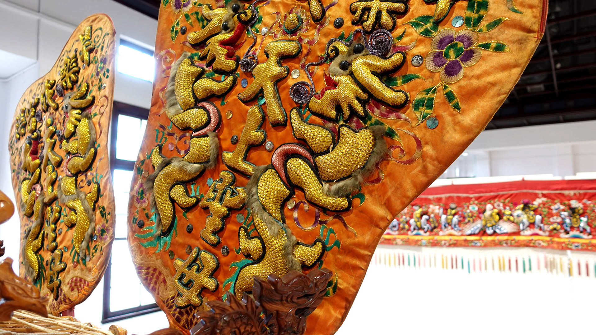 【神紋】穿梭絲縷間 刺繡產業展│視覺與展覽設計丨好位子團隊(視覺與展覽設計蘇品璇)-14