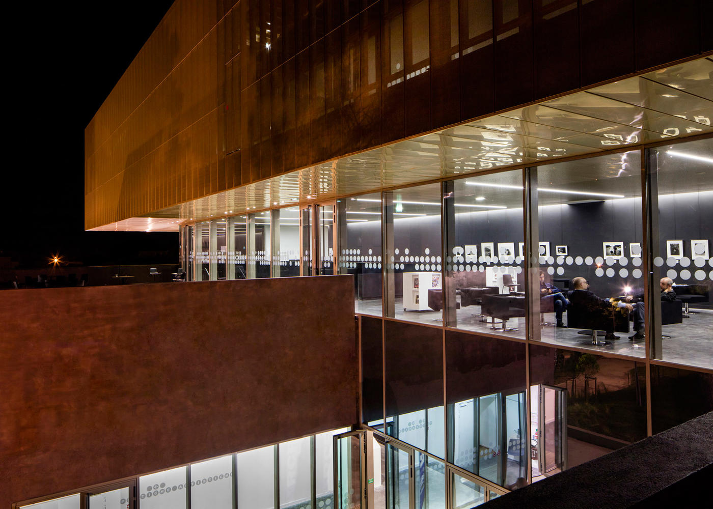 如同林间的鸡油菌 巴斯蒂亚文化中心-5