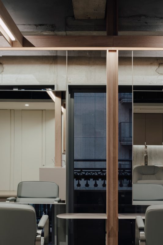 奇宇美发沙龙（此处qiyu根据拼音推测为品牌名称进行中文实名翻译，若不是此含义请提供更多背景信息） -37