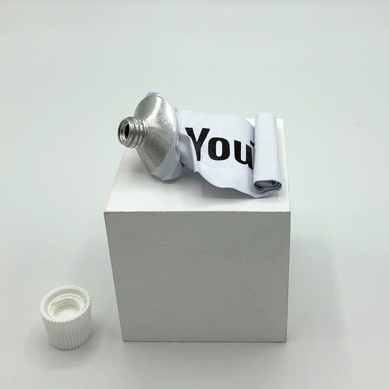 文字的艺术 | 红绿色盲艺术家 Anatol Knotek 的视觉诗歌-3