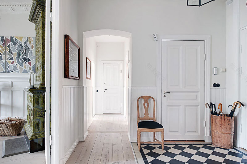 宽敞的厨房和餐厅里的图书馆:瑞典的大公寓-32