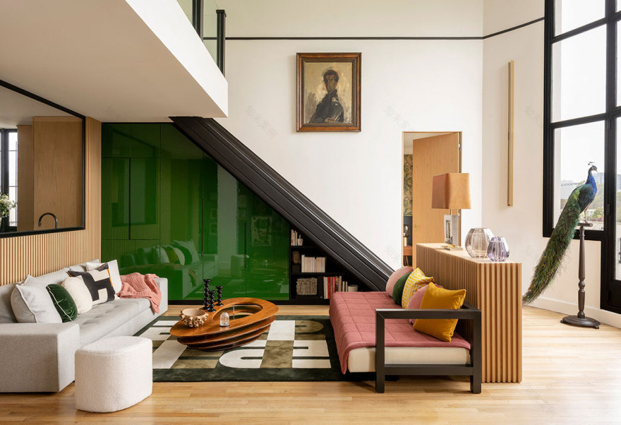 巴黎独特复式公寓 | 工业风与色彩艺术的完美融合-1