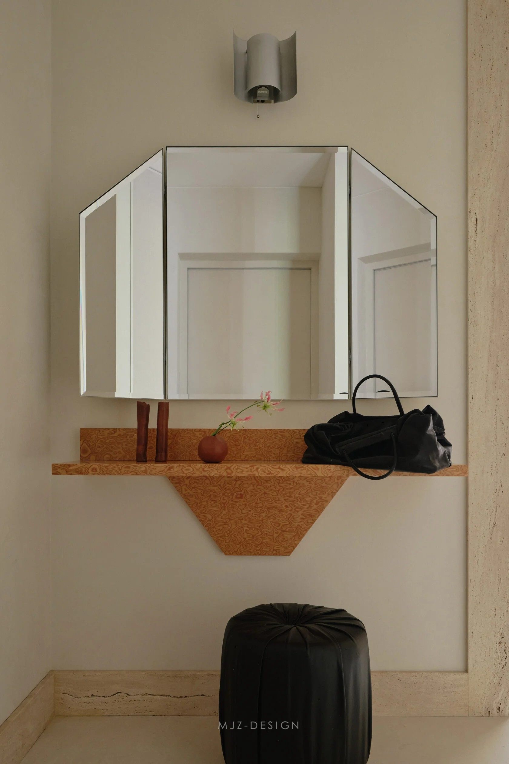 标题68

注：TITUL可能是TÍTULO（西班牙语标题、题目）的拼写错误，按照常见理解进行了翻译 丨俄罗斯莫斯科丨QUADRO ROOM-26