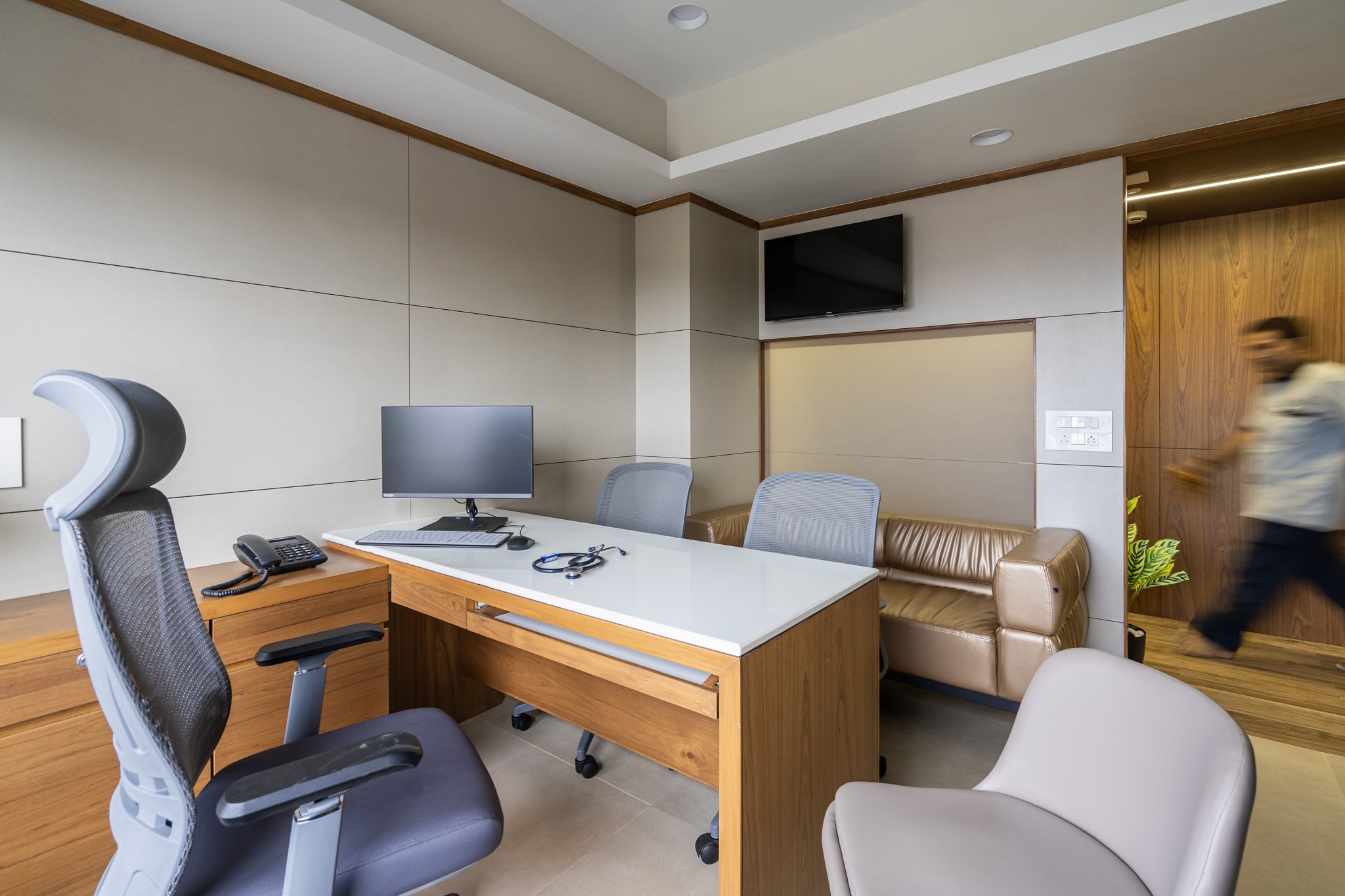 Modern Hospital Interior Design In Ahmedabad-25