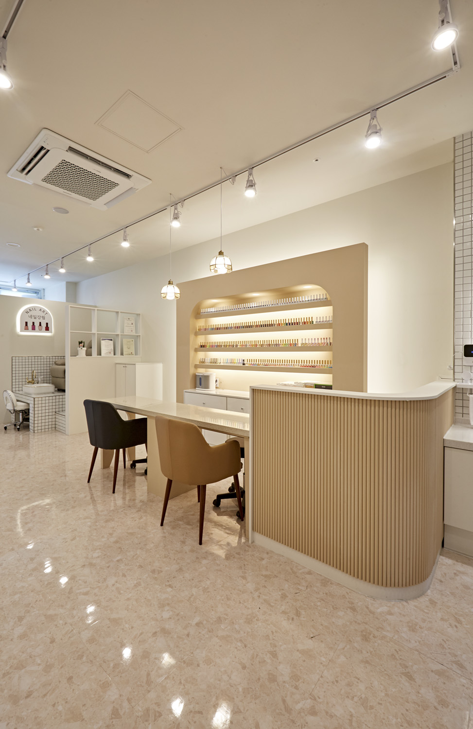 12 平米简约卧室，照明设计是亮点-10