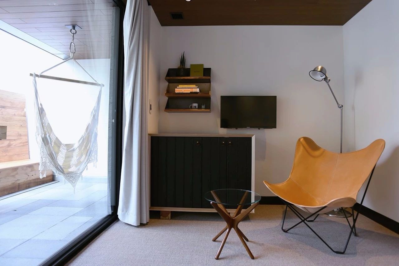 这个LOFT酒店装潢简单 / 住一晚却要6000块-100