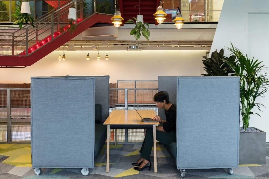 伦敦金融区澳大利亚金融服务公司办公室设计-32