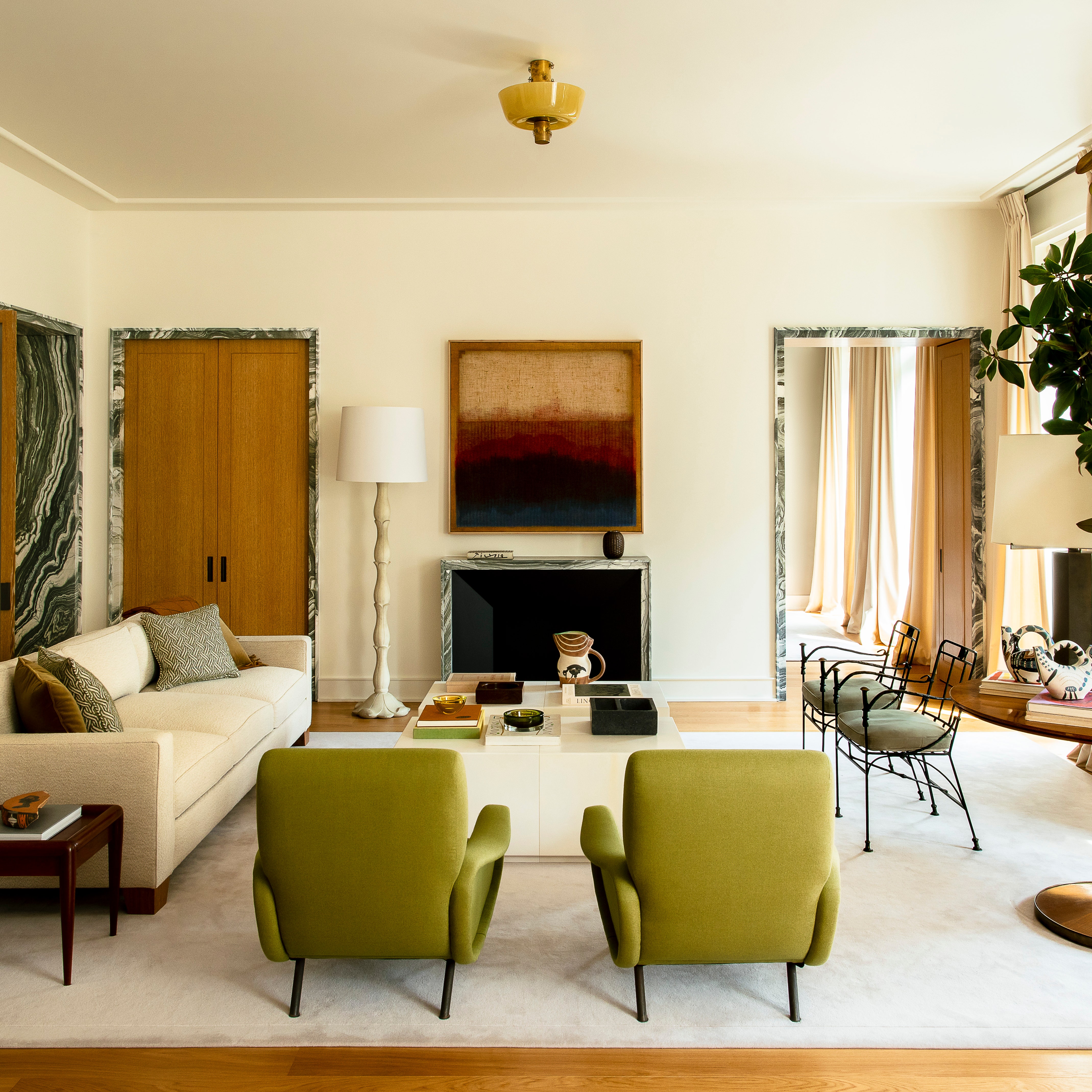 巴黎梦幻公寓 | 艺术藏品的优雅展示-0