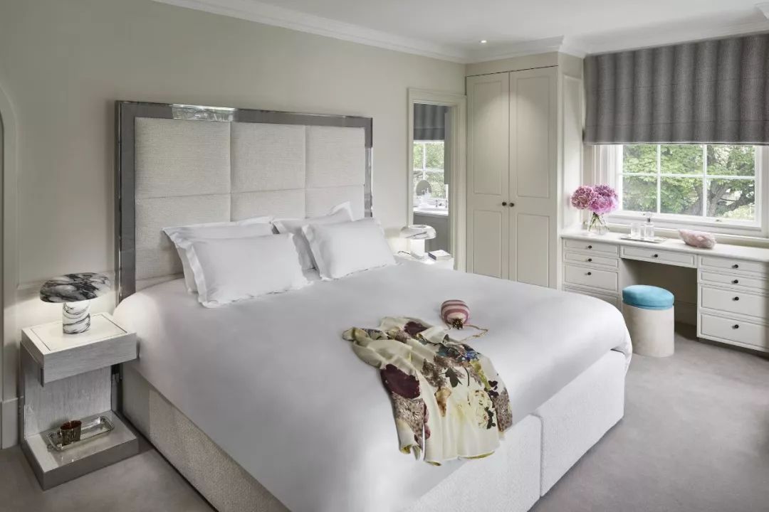 StéphanieCoutas 新古典主义设计 | 现代魔力与优雅融合-15