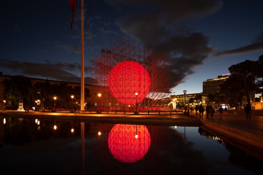巨型红色球体装置"Tierra"丨德国科隆丨SpY-7