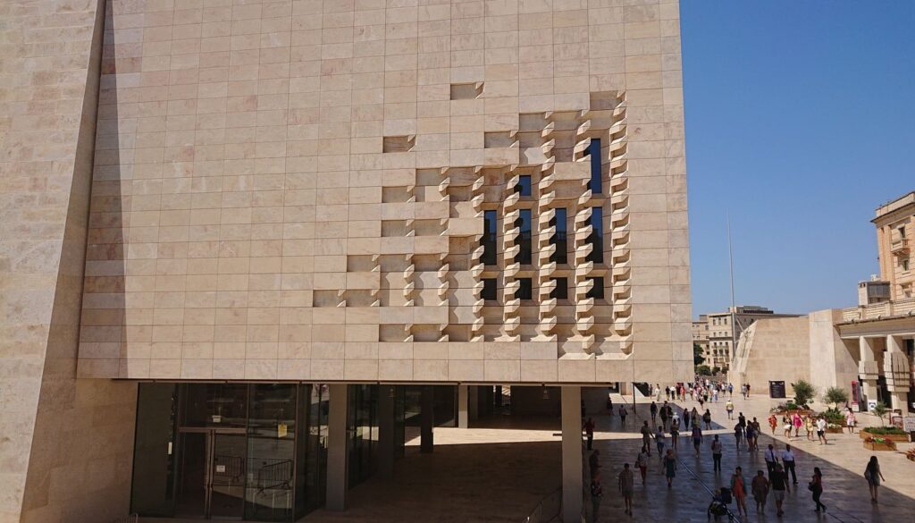 马耳他瓦莱塔城市更新项目（含城门,议会大楼,露天剧院）丨瑞士瓦莱丨以意大利建筑师伦佐·皮亚诺为首的团队-34