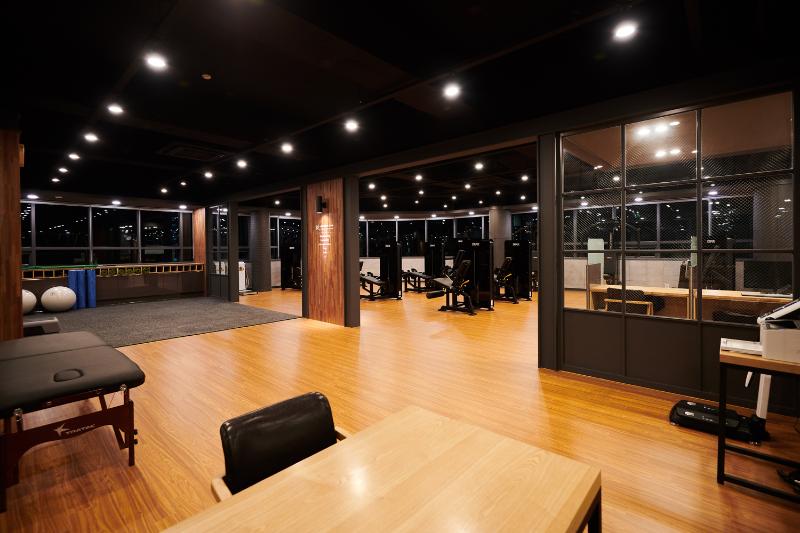 简约 295 平健身中心，black&wood 风格赏析-7