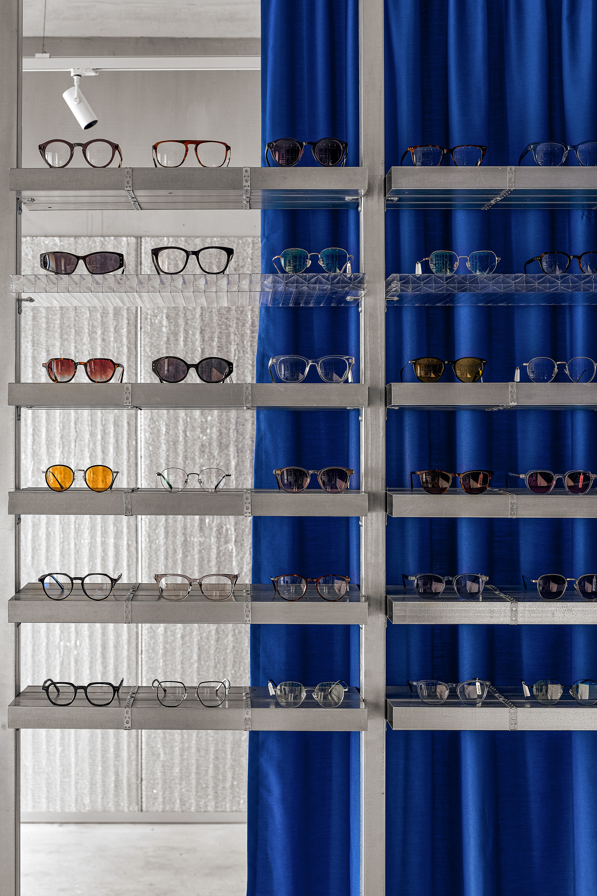 RADIUS 58 optics pop-up + RESOURCE coffee-11